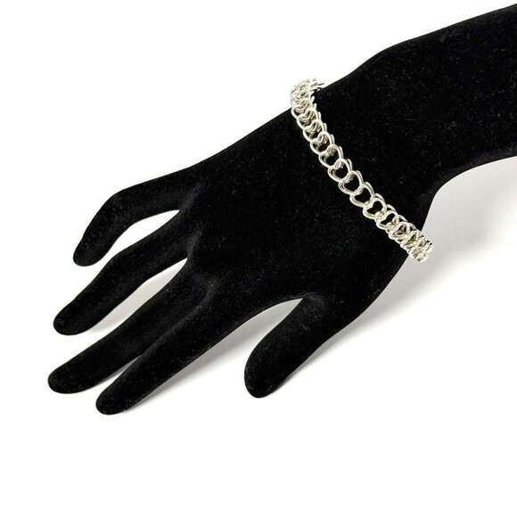 TIFFANY Vintage Silver Heart Bracelet - Picture 9 of 10